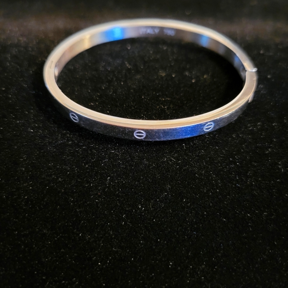 *RESERVED FOR 33isa* ONLY* Bangle Bracelet ~ 750 Italy